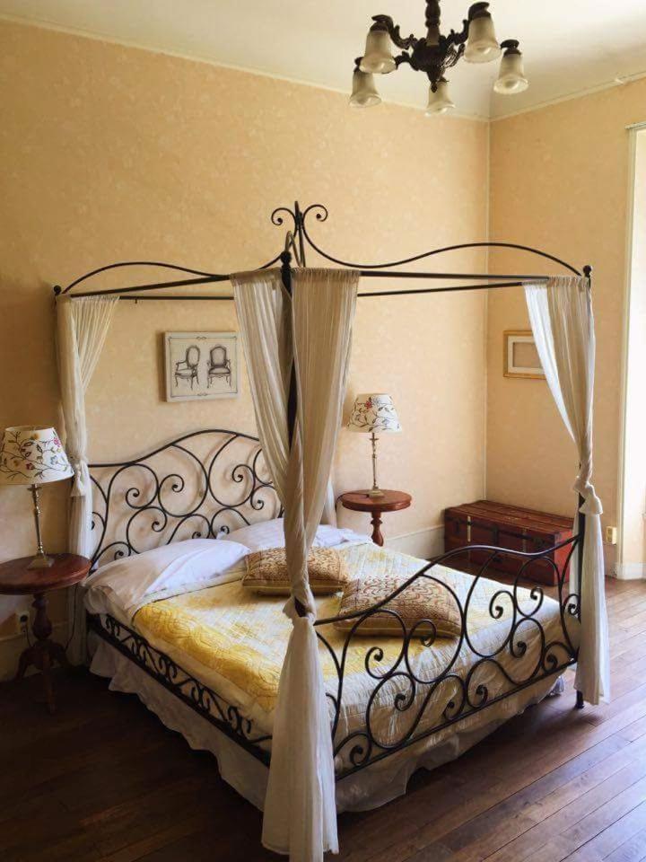 Chambres D'Hotes-Chateau Constant Bessines-sur-Gartempe 객실 사진